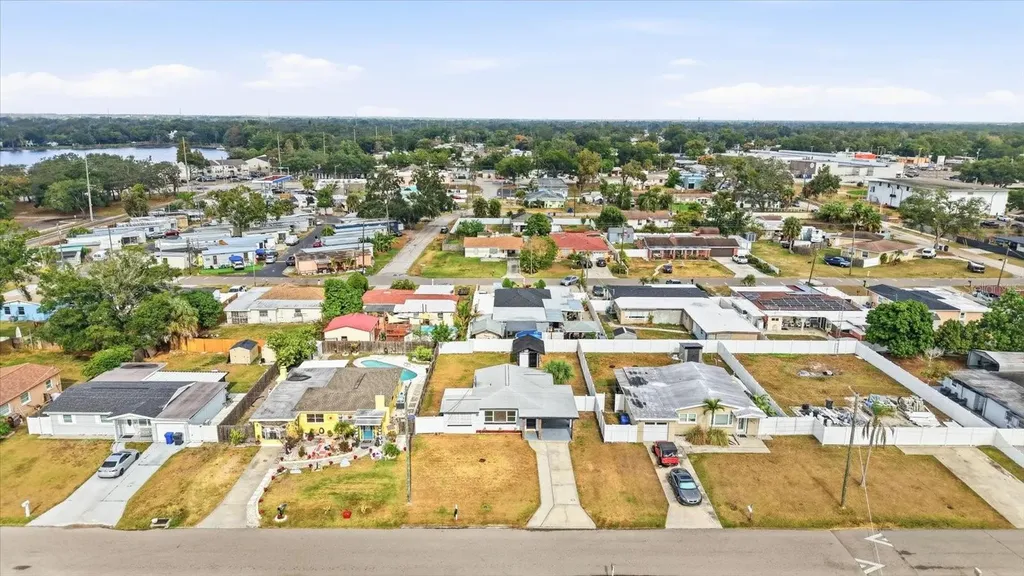 2521 W Minnehaha Street Tampa FL 33614