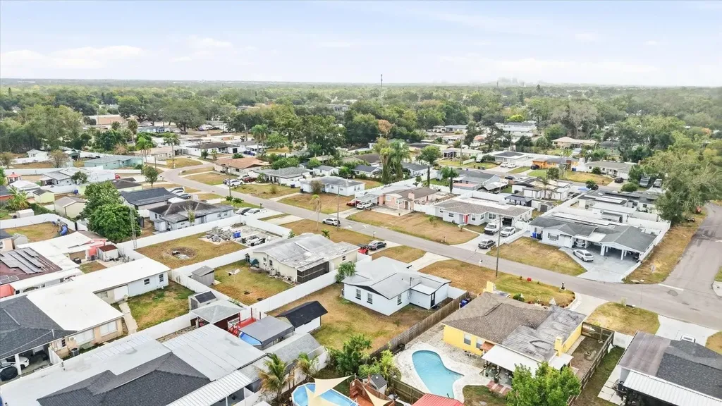 2521 W Minnehaha Street Tampa FL 33614