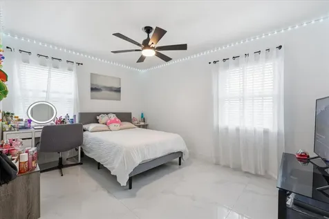 2521 W Minnehaha Street Tampa FL 33614