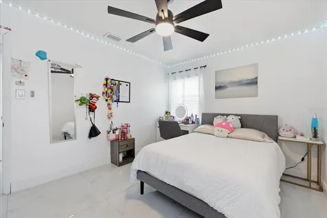 2521 W Minnehaha Street Tampa FL 33614