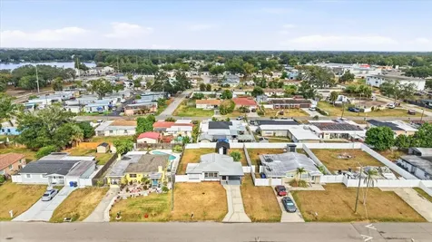2521 W Minnehaha Street Tampa FL 33614