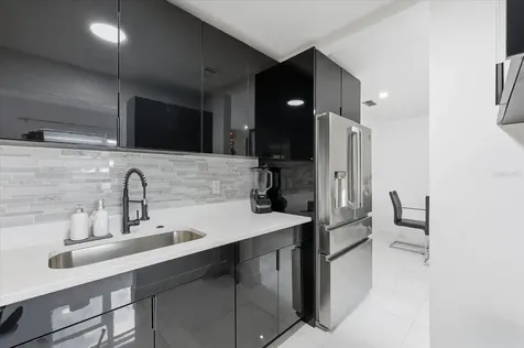 2521 W Minnehaha Street Tampa FL 33614