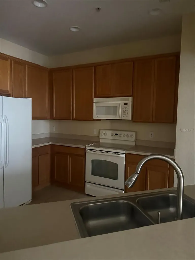 3341 Whitestone Circle Kissimmee FL 34741