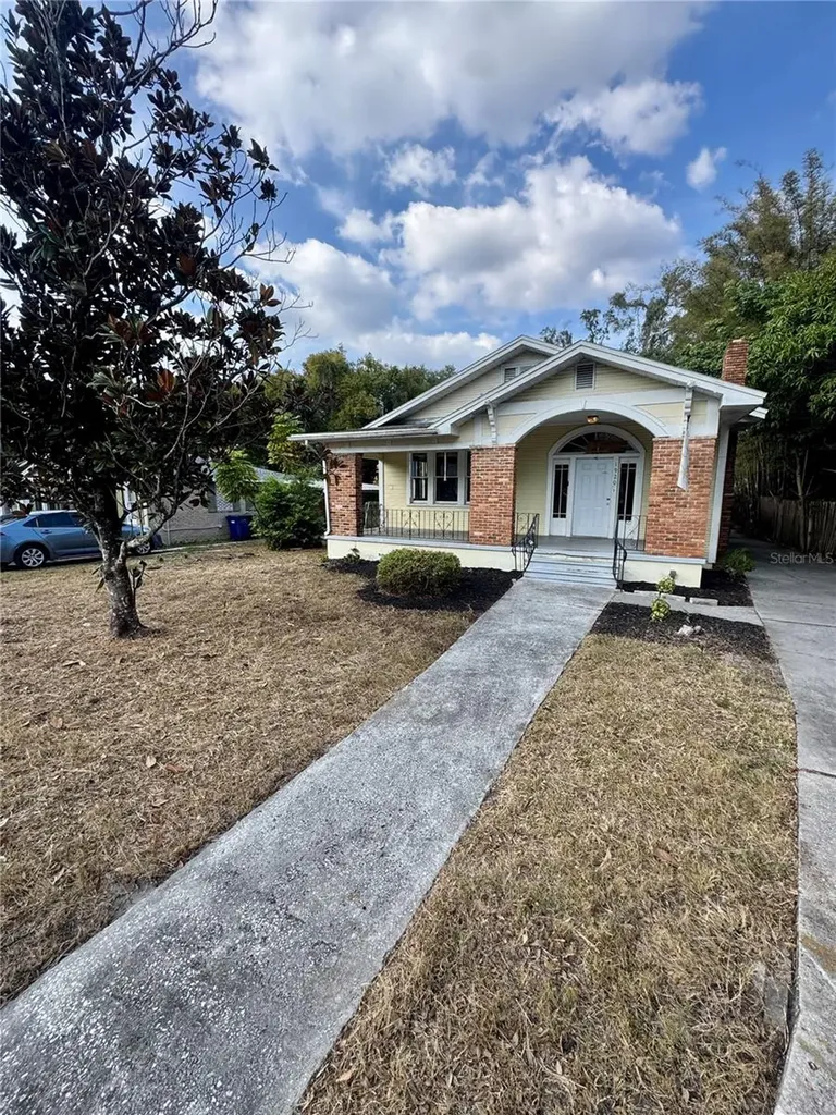 1920 E Paris Street Tampa FL 33610