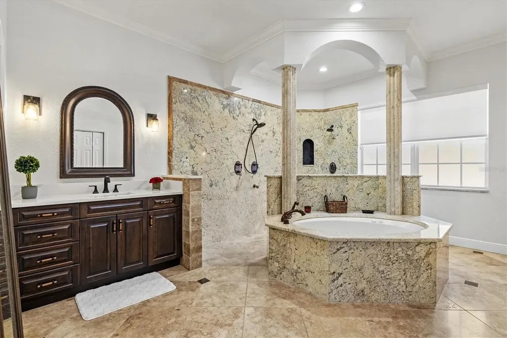 1482 Kingsdown Drive Sarasota FL 34240