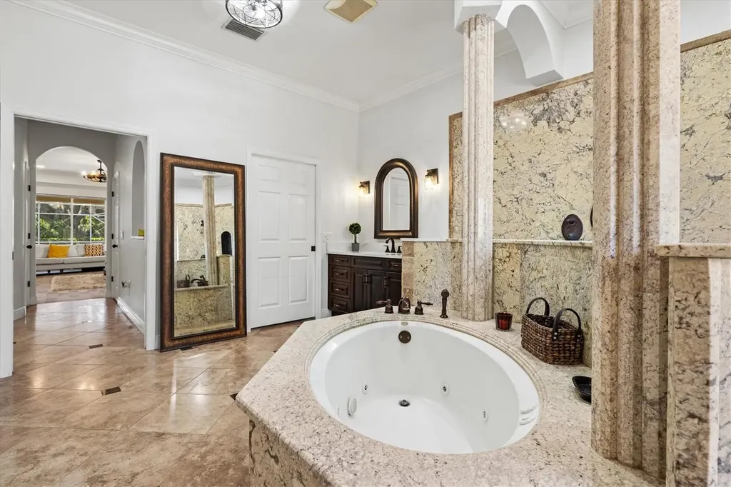 1482 Kingsdown Drive Sarasota FL 34240