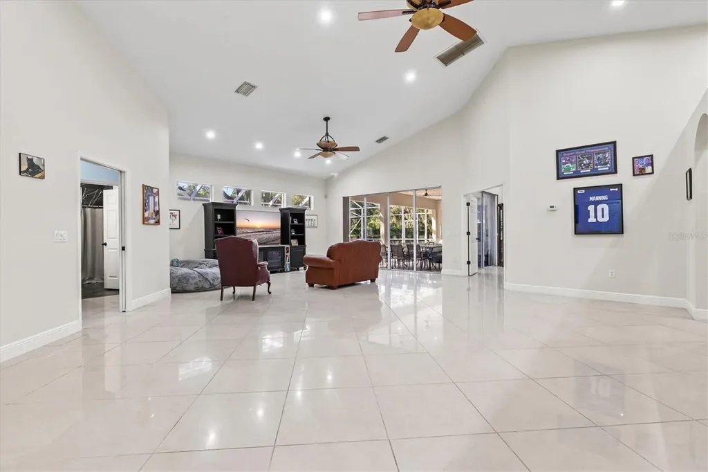 1482 Kingsdown Drive Sarasota FL 34240