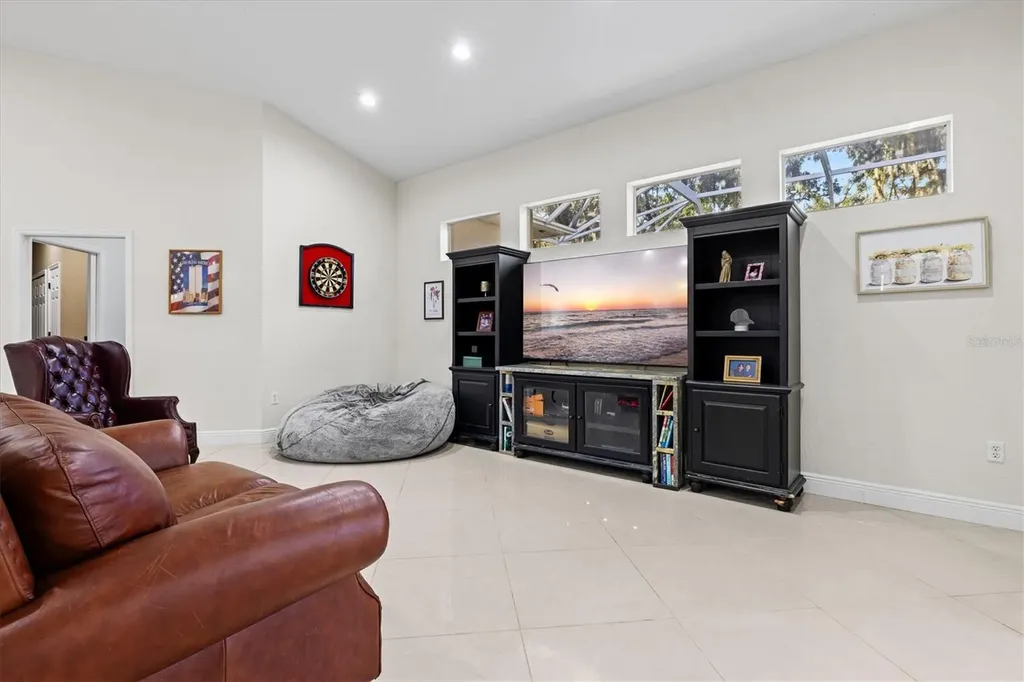 1482 Kingsdown Drive Sarasota FL 34240