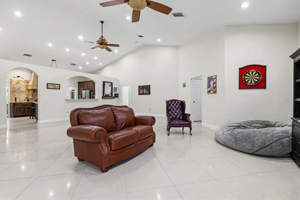 1482 Kingsdown Drive Sarasota FL 34240
