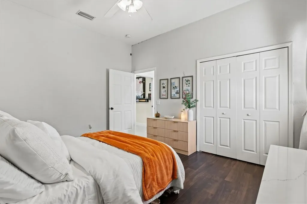 1482 Kingsdown Drive Sarasota FL 34240