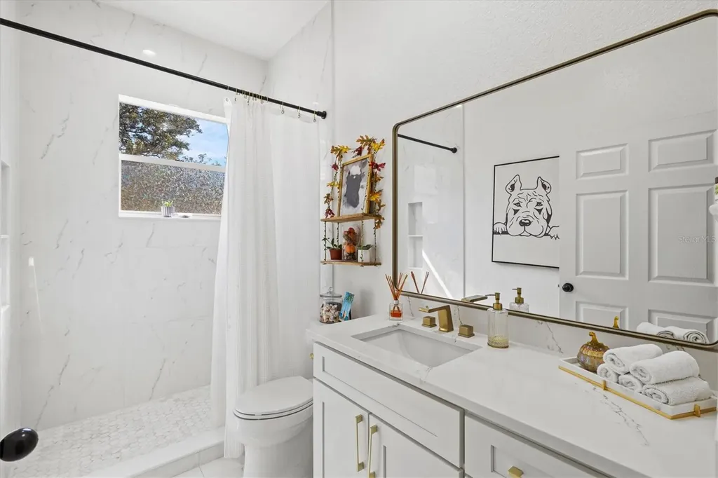 1482 Kingsdown Drive Sarasota FL 34240