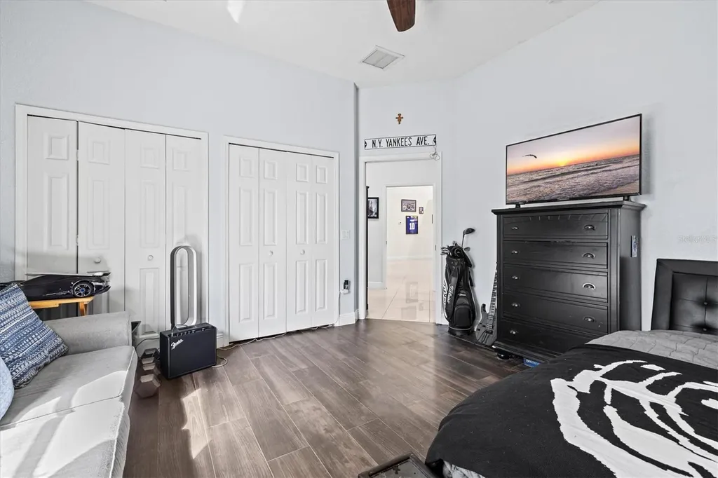 1482 Kingsdown Drive Sarasota FL 34240