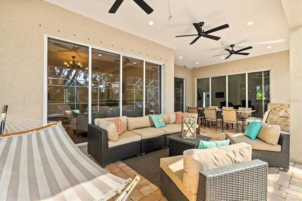 1482 Kingsdown Drive Sarasota FL 34240