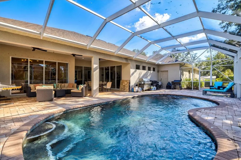 1482 Kingsdown Drive Sarasota FL 34240