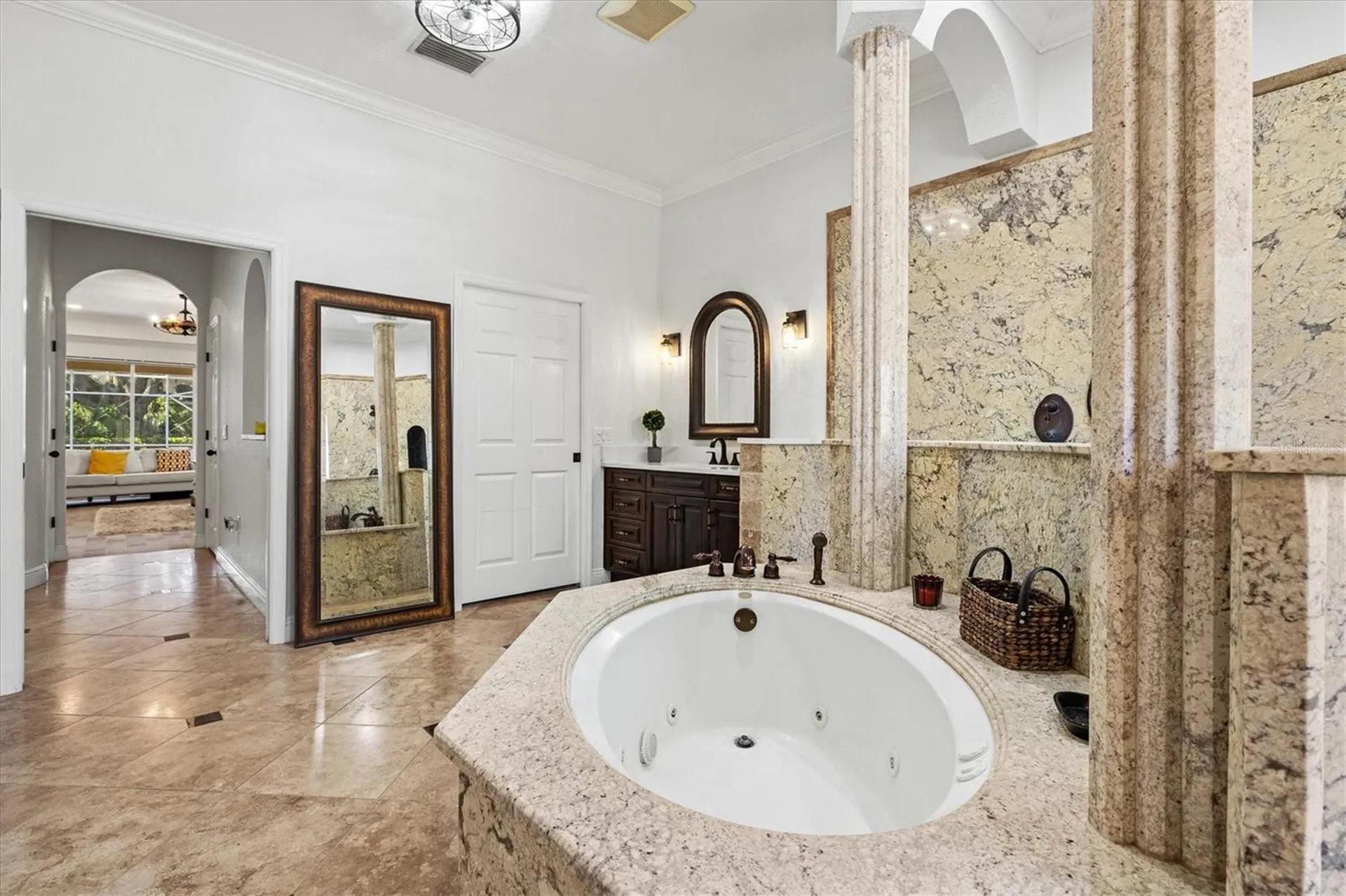 1482 Kingsdown Drive Sarasota FL 34240