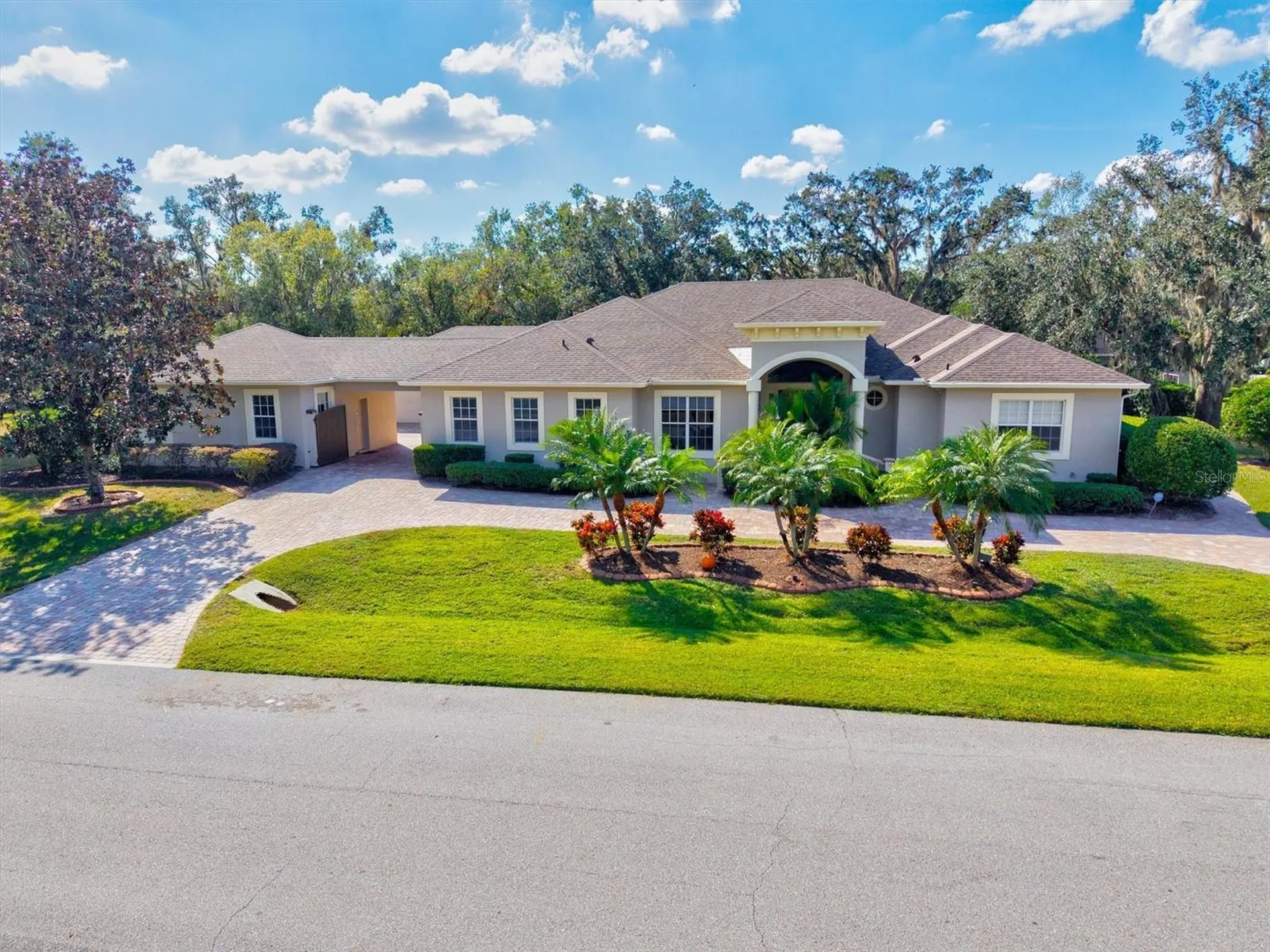 1482 Kingsdown Drive Sarasota FL 34240
