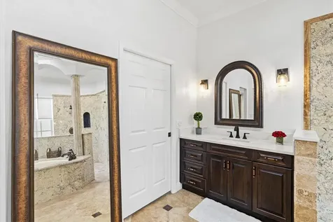 1482 Kingsdown Drive Sarasota FL 34240