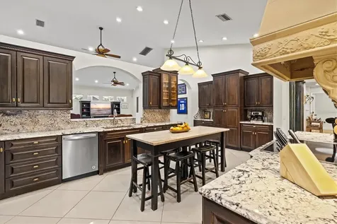 1482 Kingsdown Drive Sarasota FL 34240