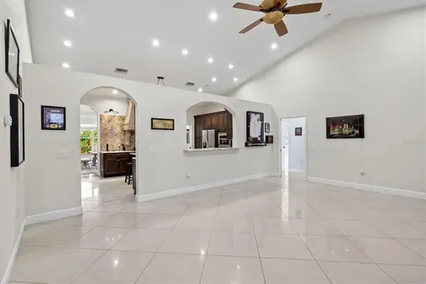 1482 Kingsdown Drive Sarasota FL 34240