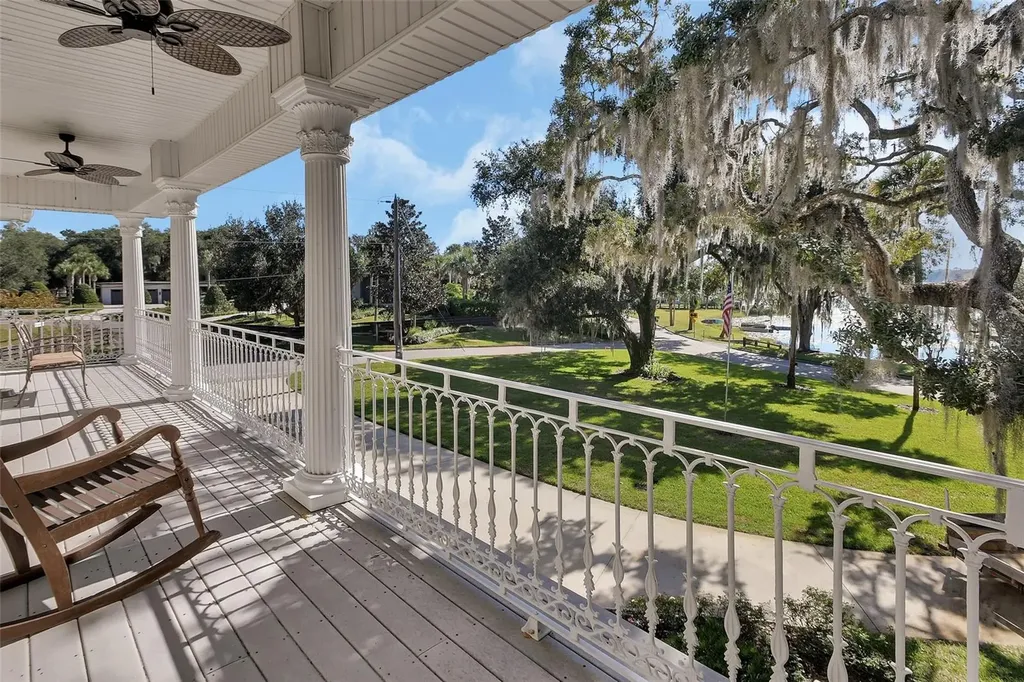 150 Lake Winnemissett Drive Deland FL 32724
