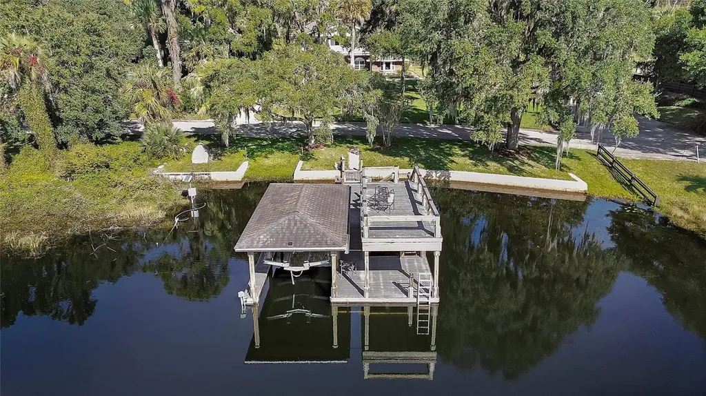 150 Lake Winnemissett Drive Deland FL 32724