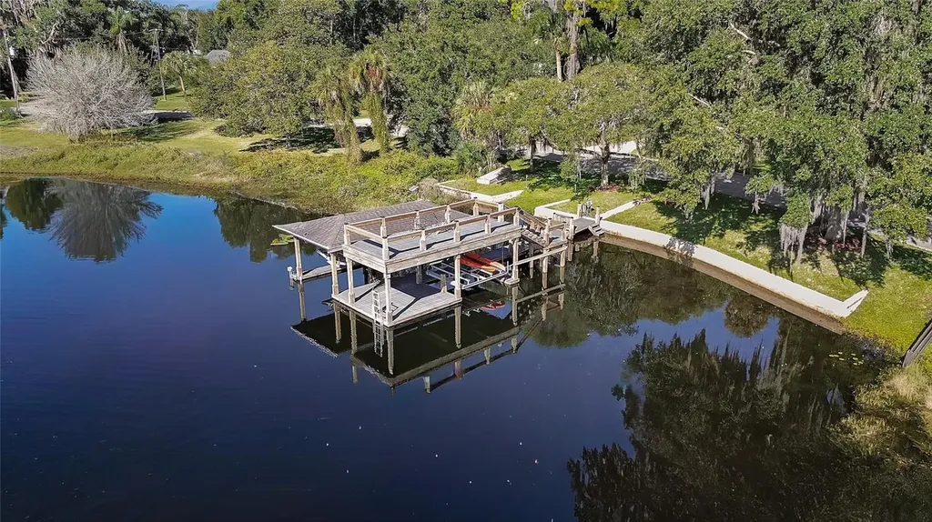 150 Lake Winnemissett Drive Deland FL 32724