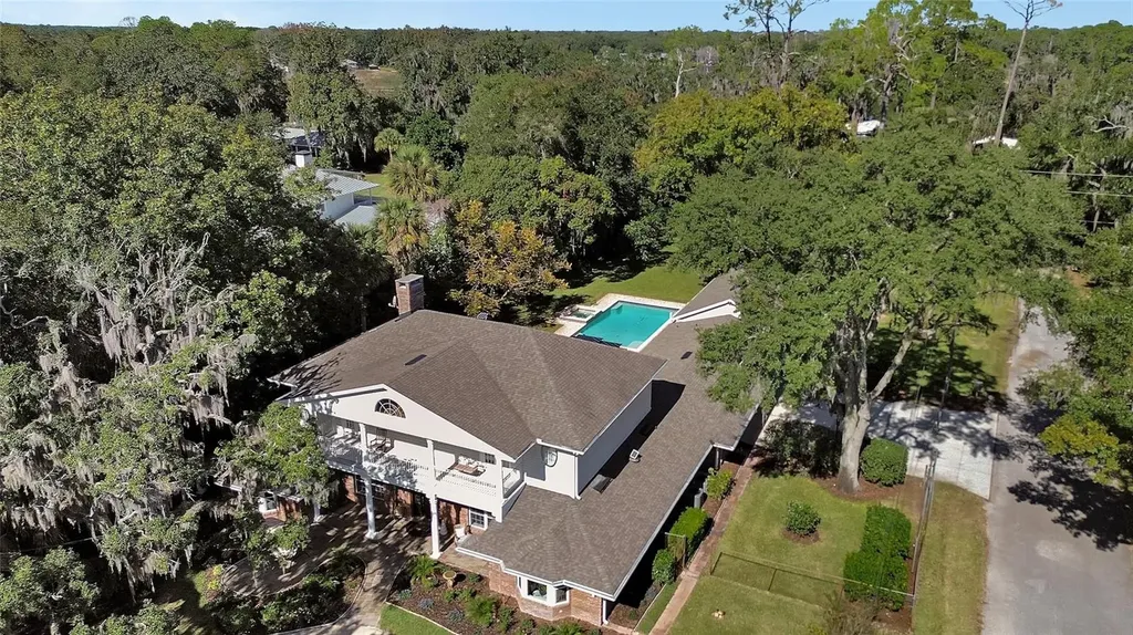 150 Lake Winnemissett Drive Deland FL 32724