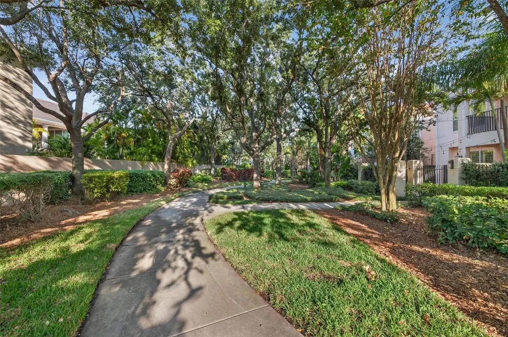 1009 Royal Pass Road Tampa FL 33602