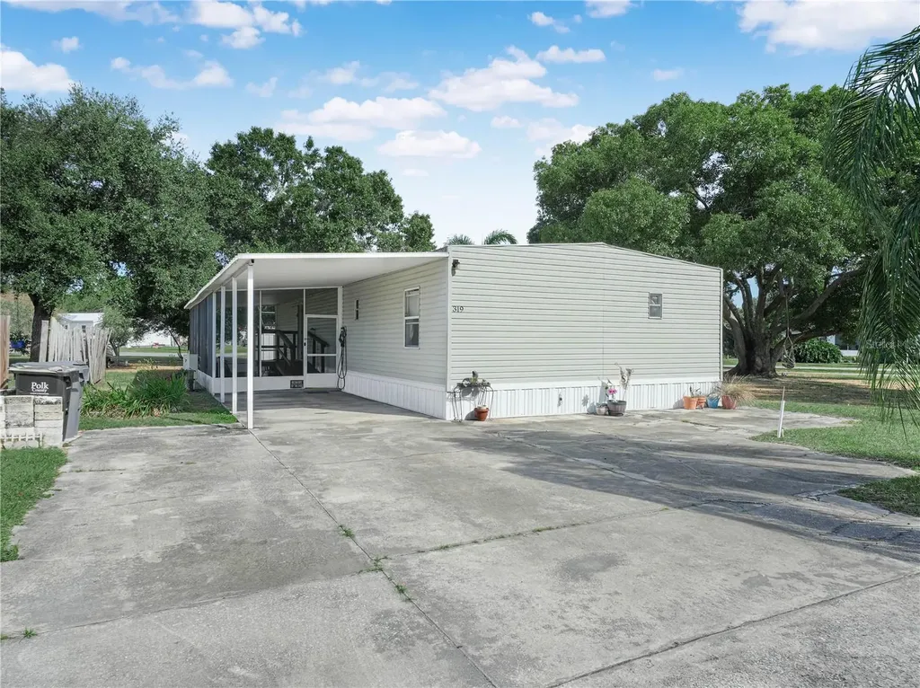 319 1st Avenue N Lake Wales FL 33859
