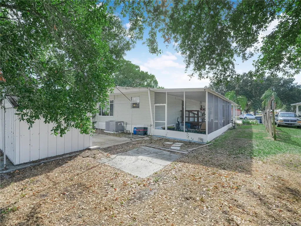 319 1st Avenue N Lake Wales FL 33859