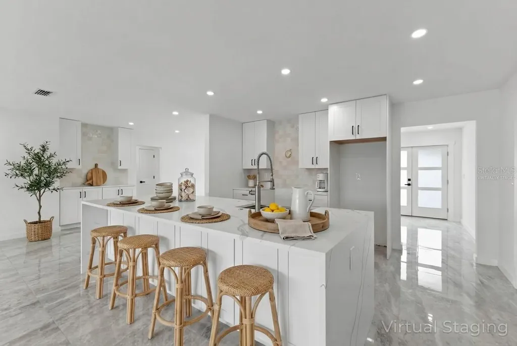 910 Bayshore Drive Terra Ceia FL 34250