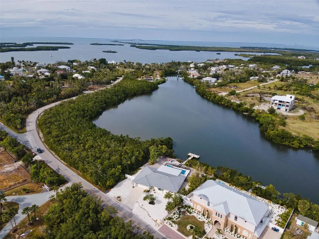 910 Bayshore Drive Terra Ceia FL 34250