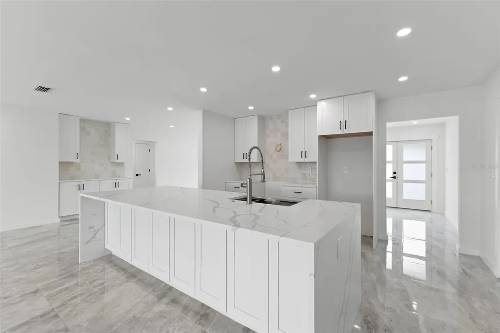 910 Bayshore Drive Terra Ceia FL 34250