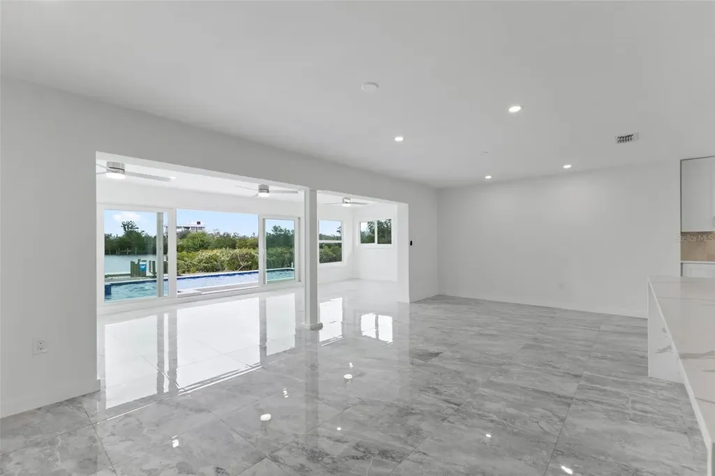 910 Bayshore Drive Terra Ceia FL 34250