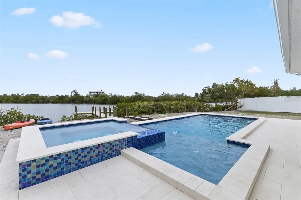 910 Bayshore Drive Terra Ceia FL 34250