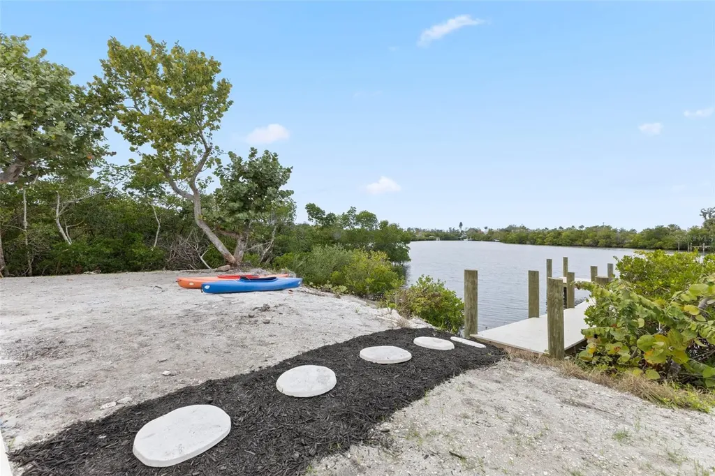 910 Bayshore Drive Terra Ceia FL 34250