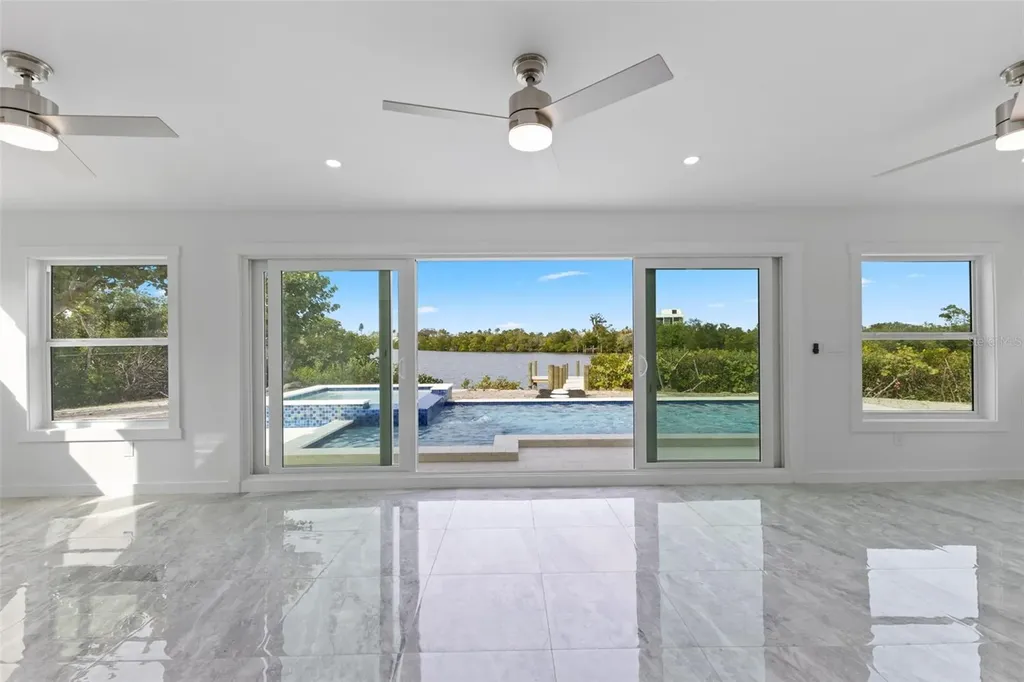 910 Bayshore Drive Terra Ceia FL 34250