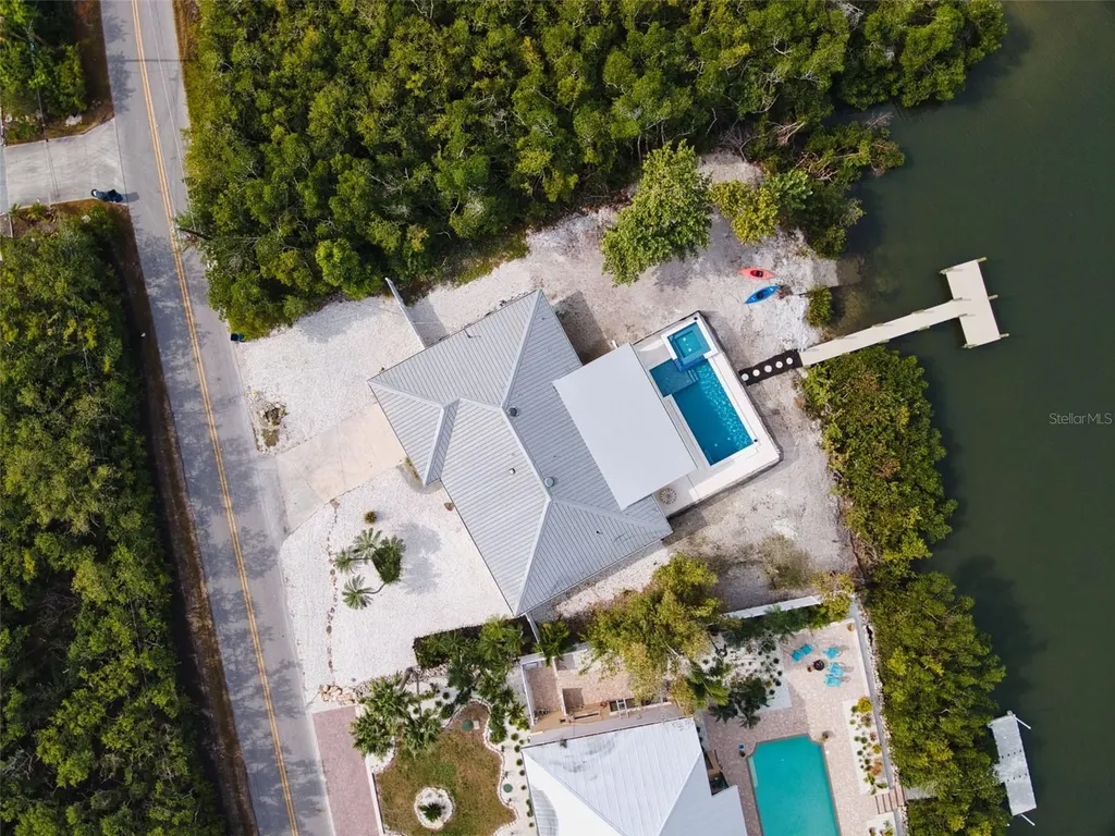 910 Bayshore Drive Terra Ceia FL 34250