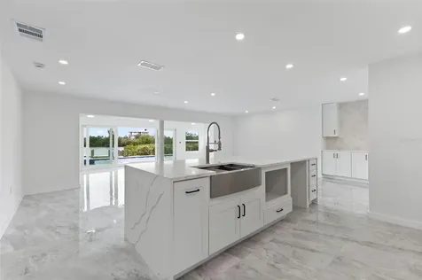 910 Bayshore Drive Terra Ceia FL 34250