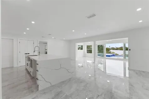 910 Bayshore Drive Terra Ceia FL 34250