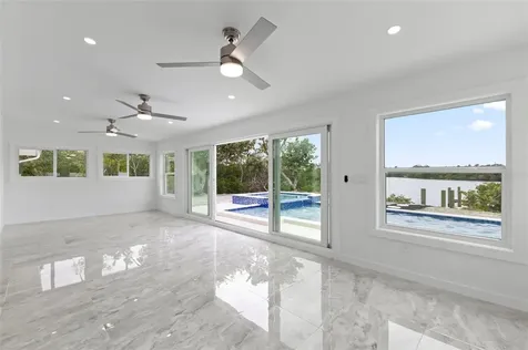 910 Bayshore Drive Terra Ceia FL 34250