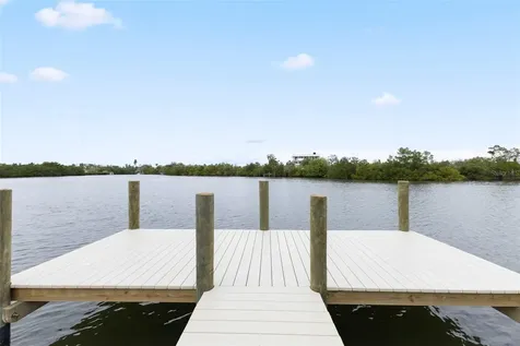 910 Bayshore Drive Terra Ceia FL 34250