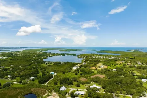 910 Bayshore Drive Terra Ceia FL 34250