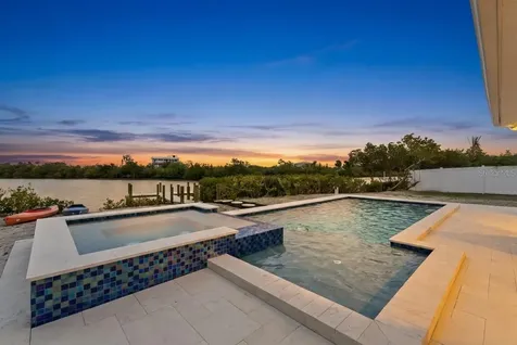 910 Bayshore Drive Terra Ceia FL 34250