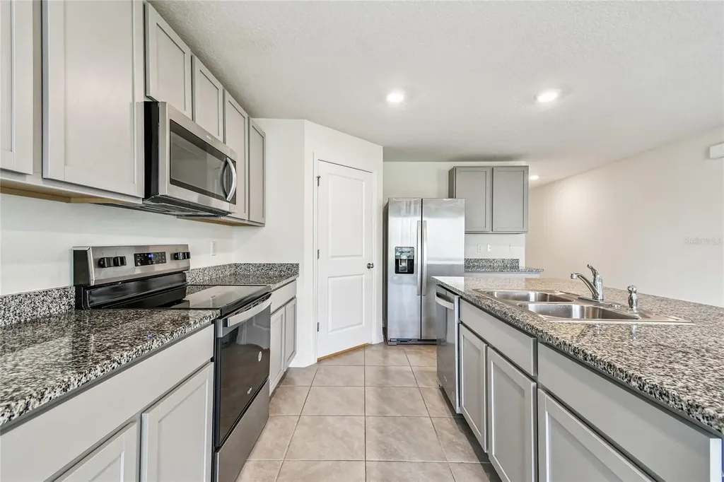 9208 Mission Bay Place Tampa FL 33637