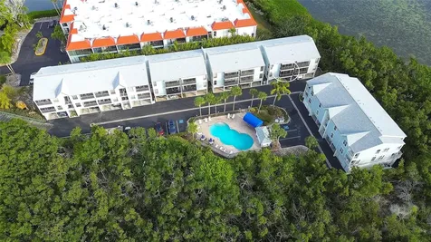 3601 E Bay Drive Holmes Beach FL 34217