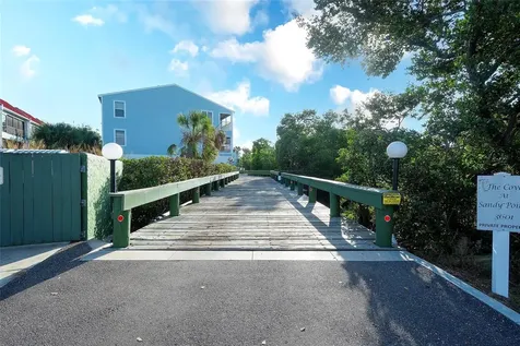 3601 E Bay Drive Holmes Beach FL 34217