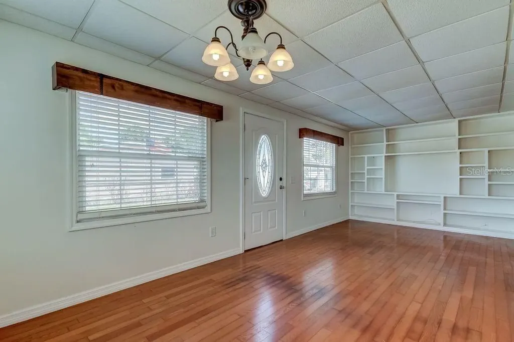 278 Pelican Drive N Oldsmar FL 34677