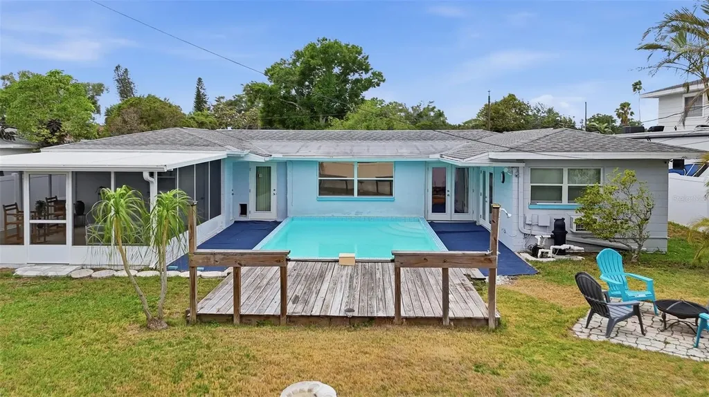 6725 17th Lane N St Petersburg FL 33702