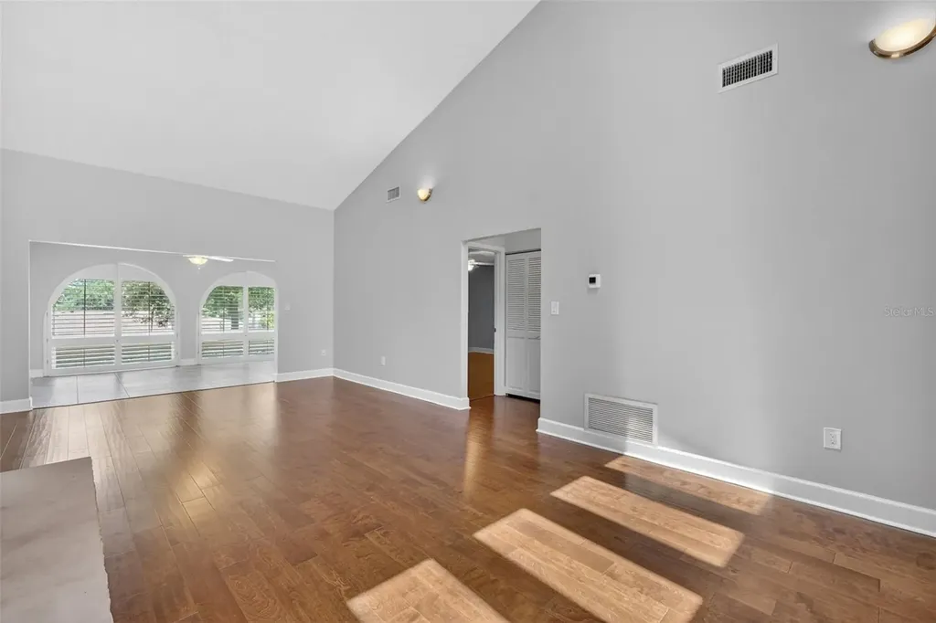 100 S Tremain Street Mount Dora FL 32757
